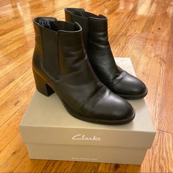Clarks Shoes - Clarks Chelsea Boot Mascarpone Bay ✨
